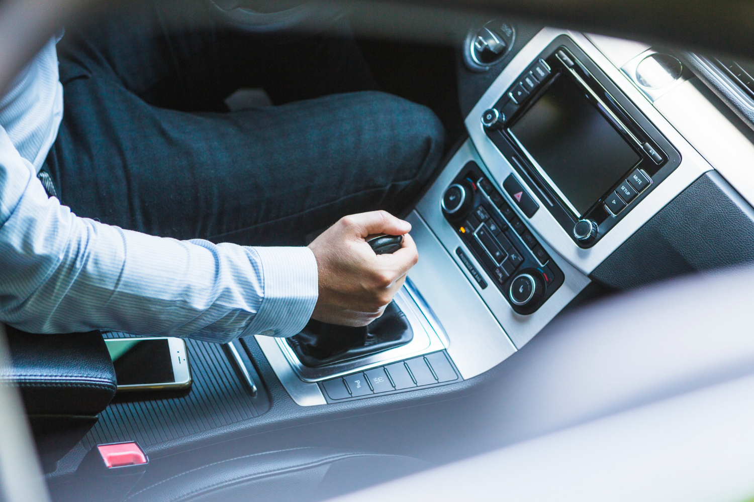 5 Reasons Why Automatic Driving Lessons Are the Best Choice in North London